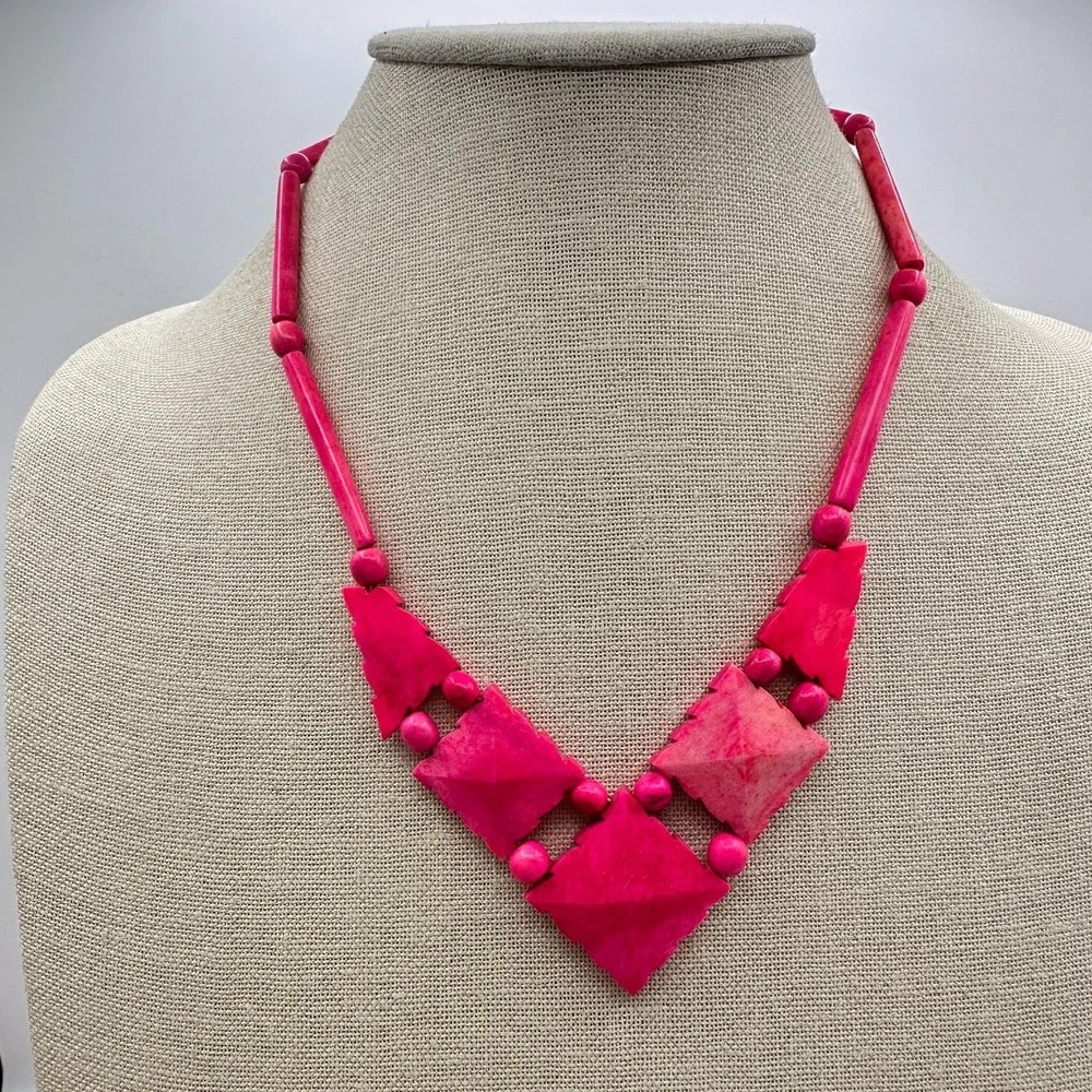 Vintage 80s Fuchsia Beaded Bib Necklace - Bold Statement Jewelry